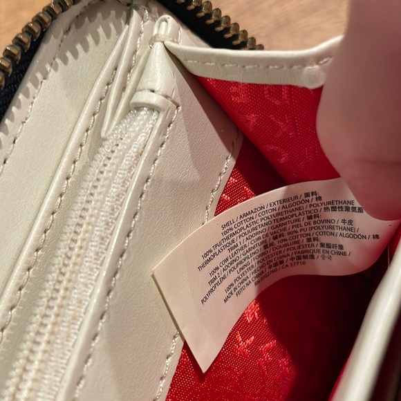 Kate spade women Wallet. - Picture 5 of 9